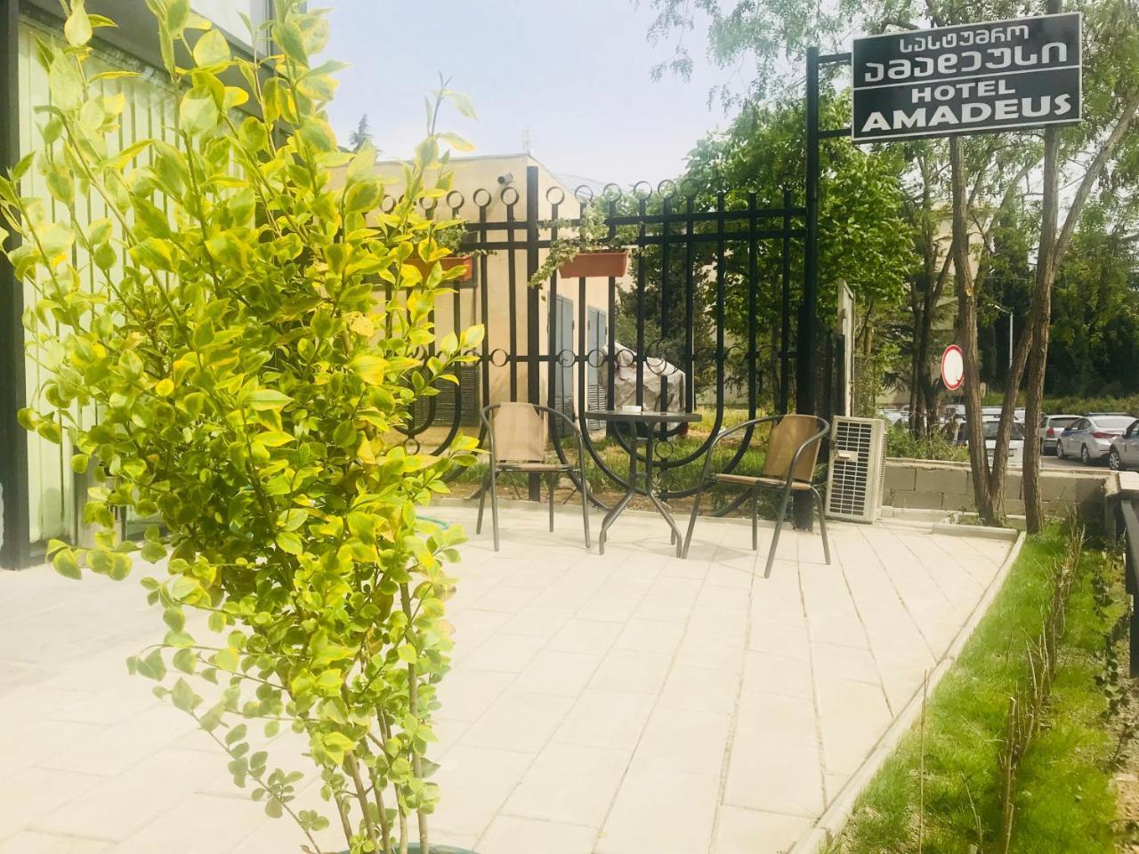 Amadeus Hotel Tbilisi Exterior foto